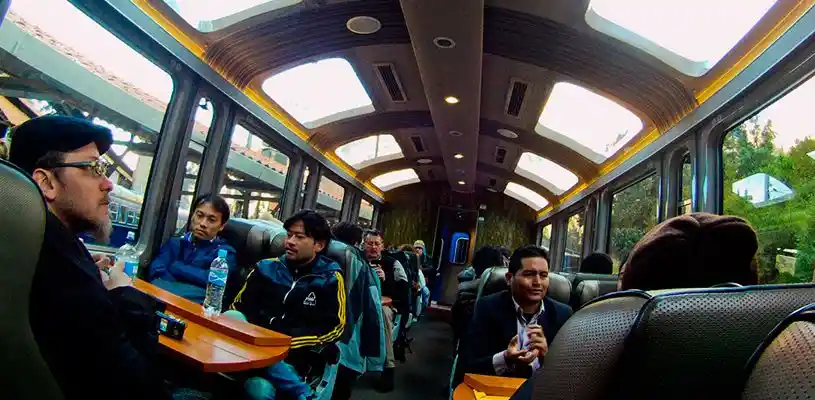 Tren Vistadome de Cusco a aguas calientes para subir a Machu