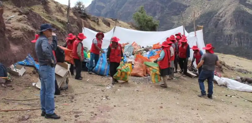 Pobladores de San Salvador recogen 26 toneladas después de la peregrinación al señor de Huánca