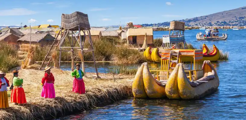 islas flotantes del Lago Titicaca
