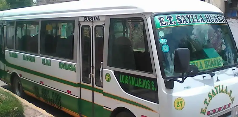 Saylla Husao, único transporte que te deja en el mismo pueblo de Huasao