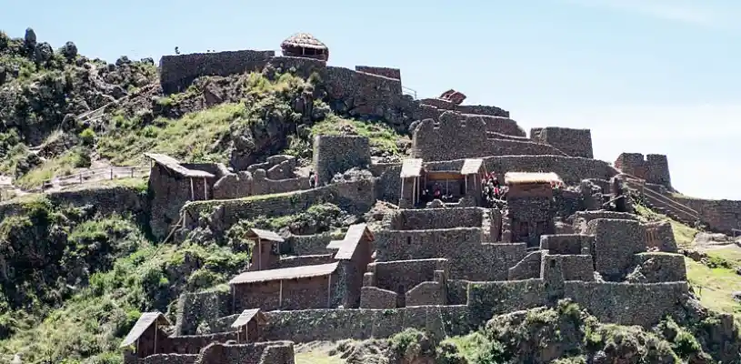 El Complejo Arqueológico de Pisaq, se ubica a 3,300 m.s.n.m. en el extremo oriental del Valle Sagrado