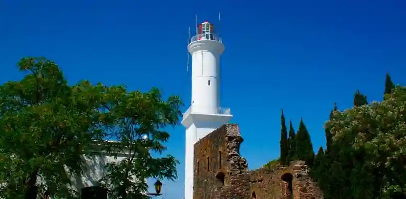 faro colonia Sacramento inkayni peru tours