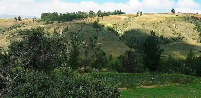 Hermosos paisajes en la ruta al Sitio Arqueológico de Pumamarca