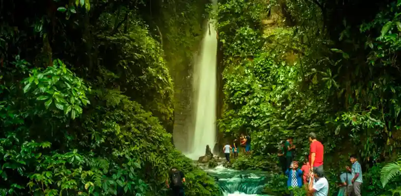 Hermosas cataratas de Pampa Hermosa en Junín