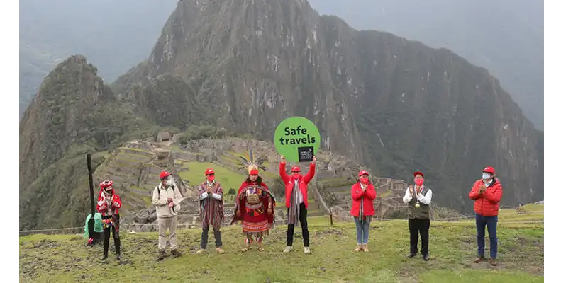 Autoridades locales y nacionales rumbo a recibir el sello "Safe Travel"