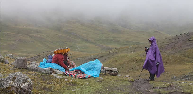 artesanía en las 7 lagunas de Ausangate, Cusco / Fotografía: Luz Incappuiño