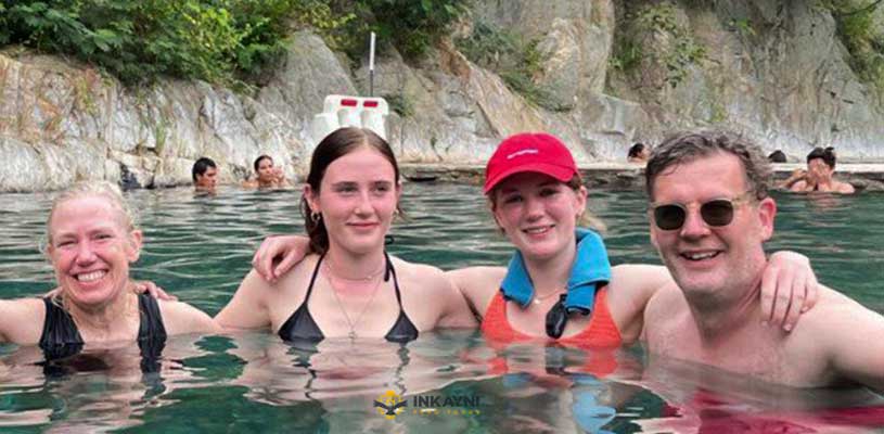 Baños termales de Aguas Calientes en Machu Picchu
