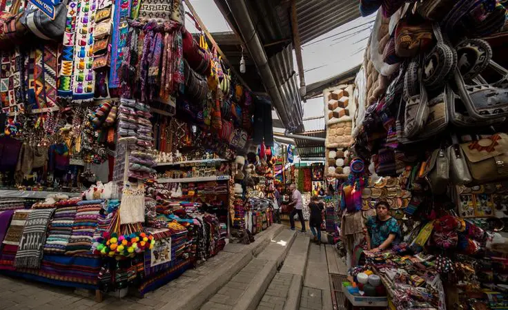 handicrafts market cusco