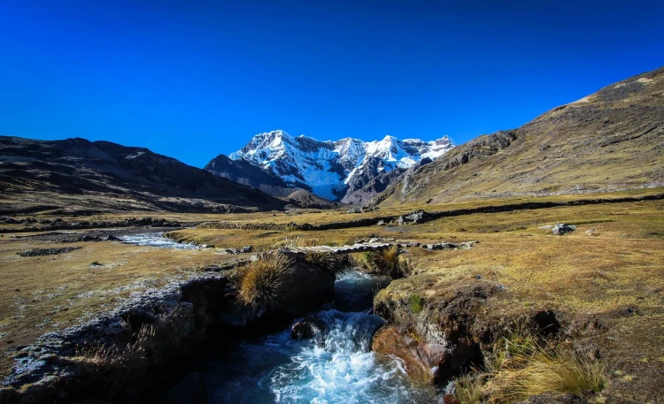 Ausangate Trek Guide 2026: Routes, Difficulty & Best Season