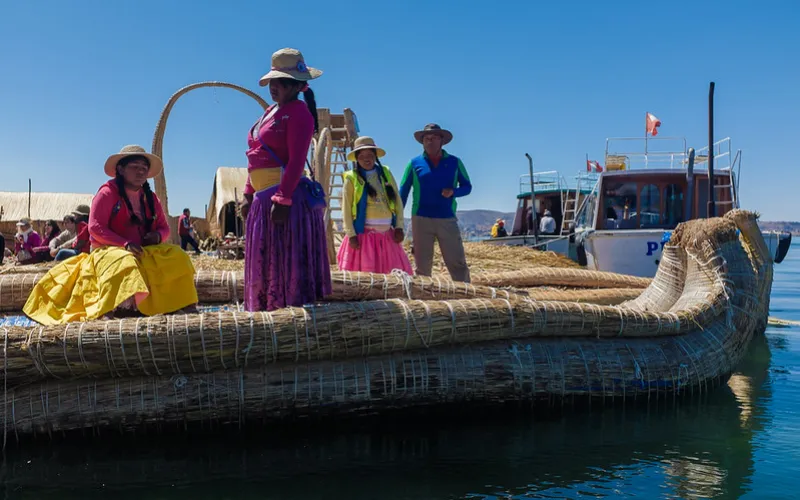 Islas flotantes de los Uros, Puno, Perú