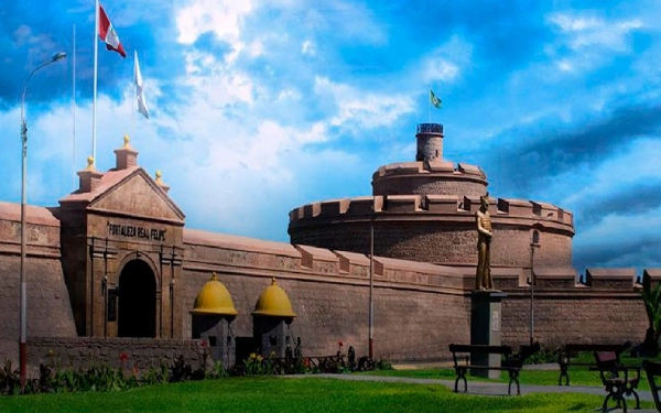 Fortaleza del Real Felipe, pasado militar del Perú