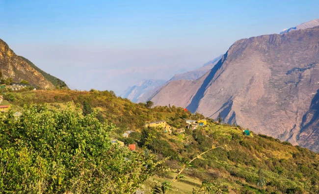Paisaje verde hacia Choquequirao
