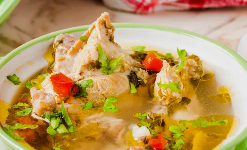 Platos calientes de Cusco, caldo de gallina
