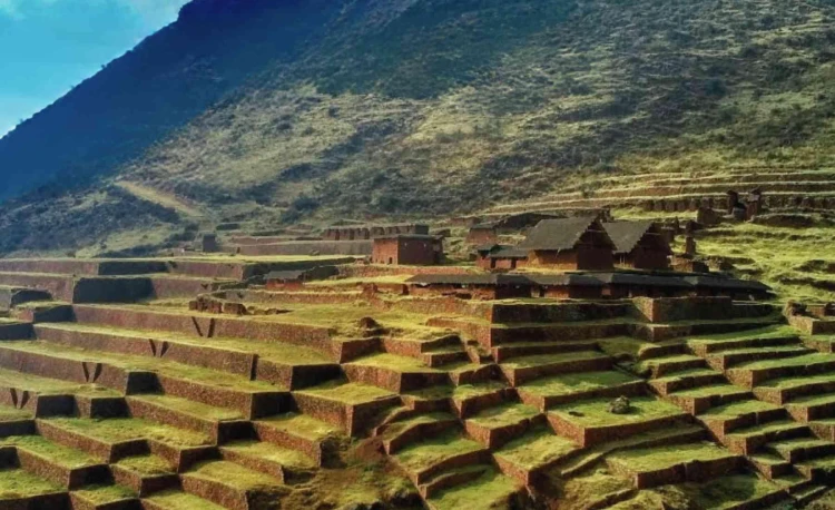 Trekking de Huchuy Qosqo a Machu Picchu. huchuy qosqo trek vs inca trail corto