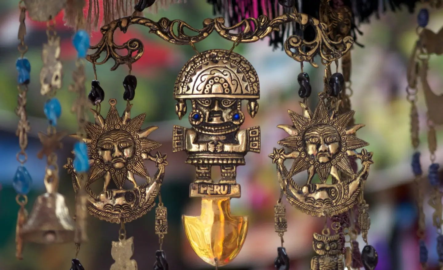 souvenirs golden handicrafts peru