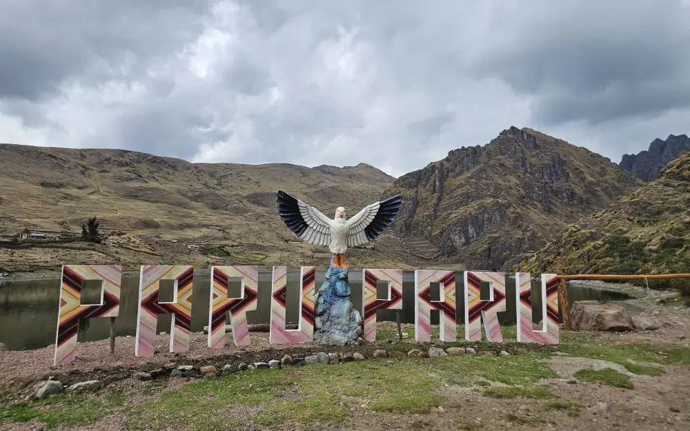 Sign indicating arrival at Paru Paru community.