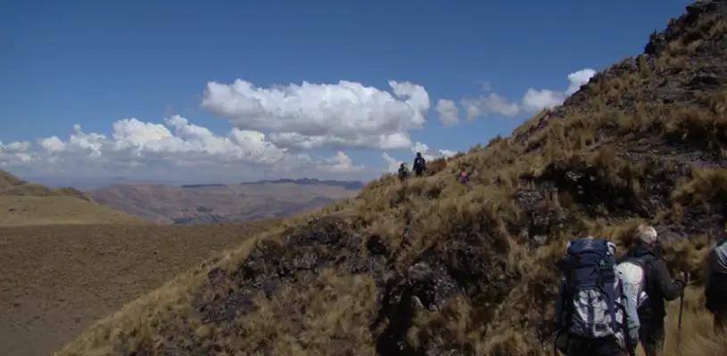 Inicio de la caminata a la Cantera Inca en Socma 