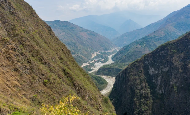 Paisaje en la ruta de la Selva Inca. salkantay trek vs inca jungle