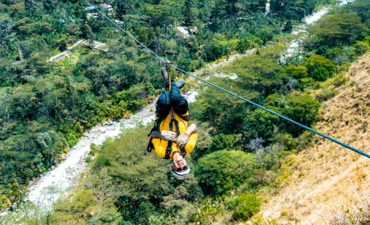Actividades deportivas en el Inca Jungle Trek. salkantay trek vs inca jungle