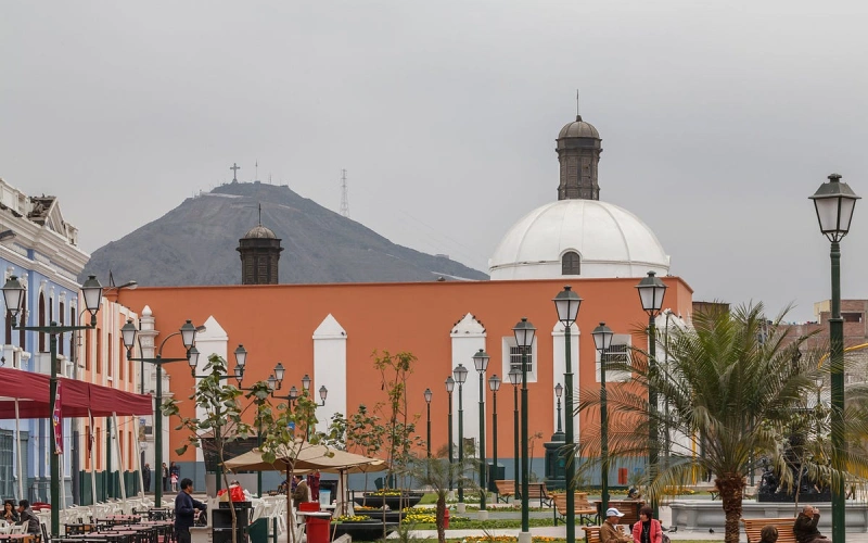 Plazas de Lima. Plaza Italia, Rímac