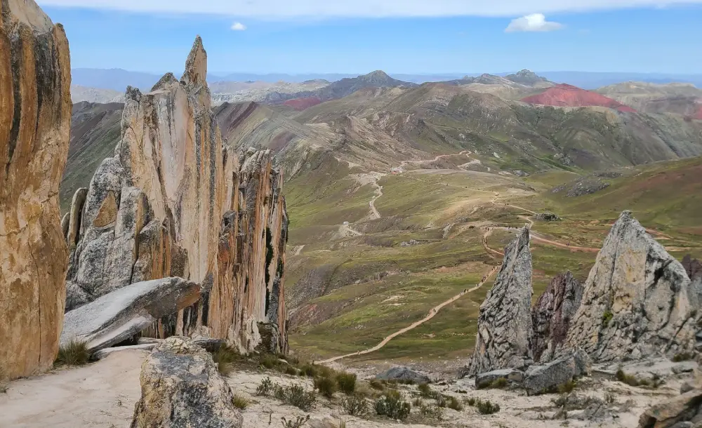 Bosque de piedra cerca de la montaña Paccolyo