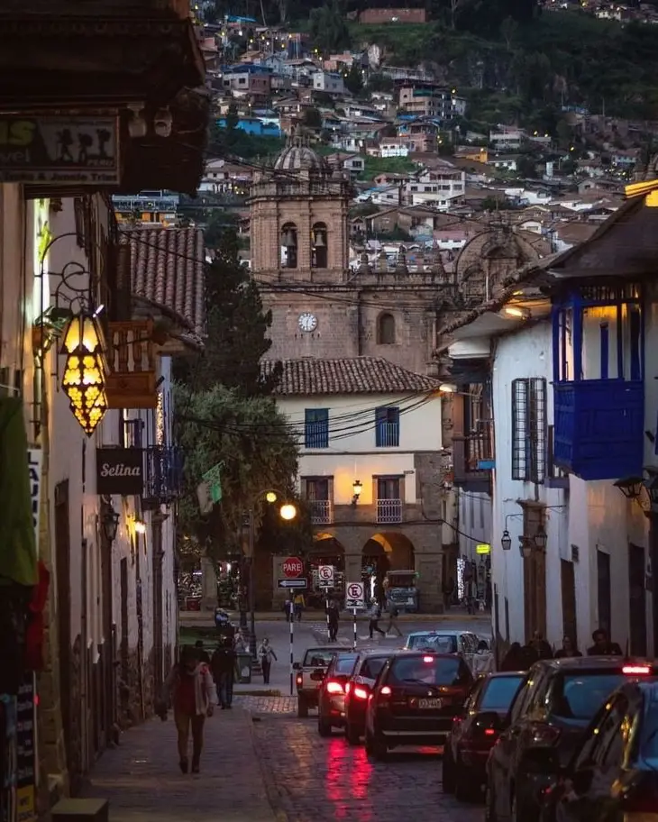 Calle de Cusco en un día cotidiano.
