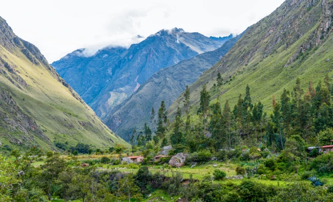 Los paisajes que se encuentran durante la caminata por el Camino Inca Salkantay Trek vs Inca Trail