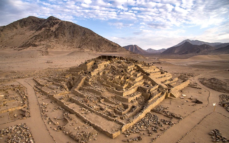 Excursiones desde Lima a antiguas civilizaciones andinas. Caral, la civilización más antigua de América
