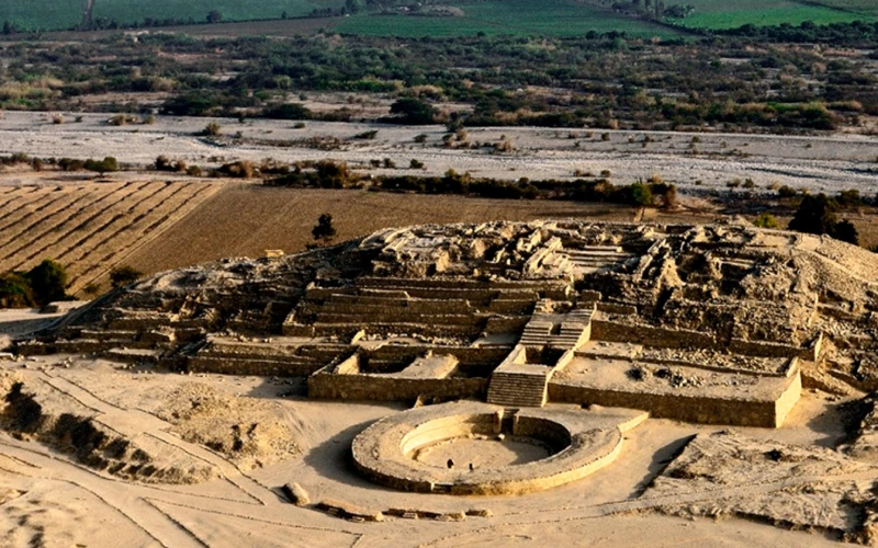 Caral vs Pachacamac. Tours desde Lima en antiguas civilizaciones andinas. Caral la civilización más antigua de América