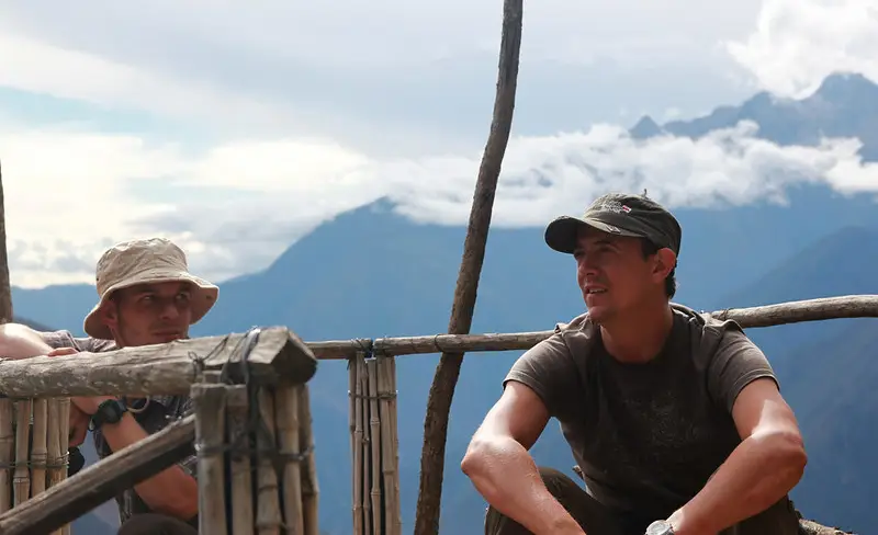 Dos turistas de camino a Choquequirao