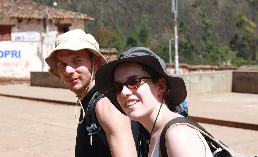 Dos jóvenes camino a Choquequirao