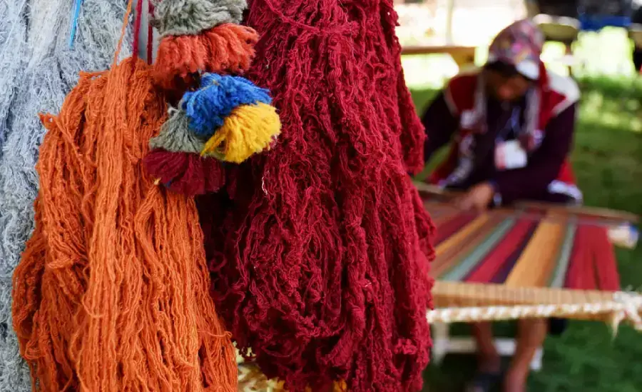 Centros textiles para mujeres en Chinchero Centro de Interpretación Textil Chinchero arte textil peruano