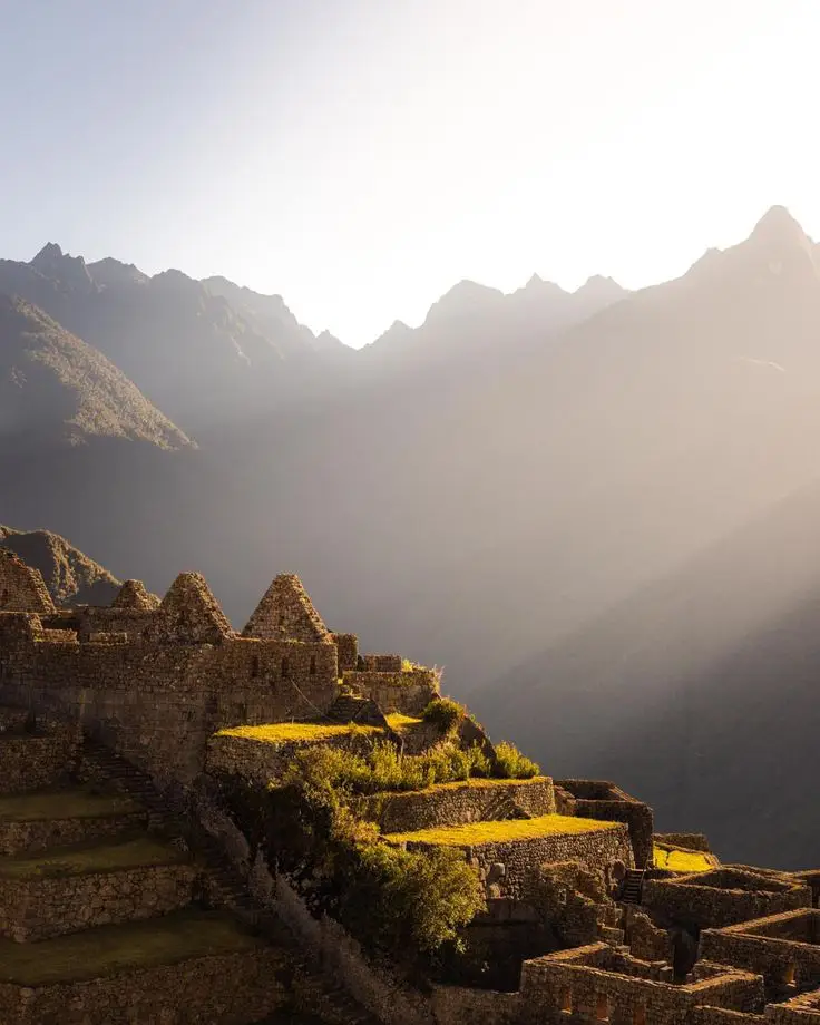 amanecer en machu picchu atardecer amanecer luz s9ol valle sagrado tonos dorados montañas
