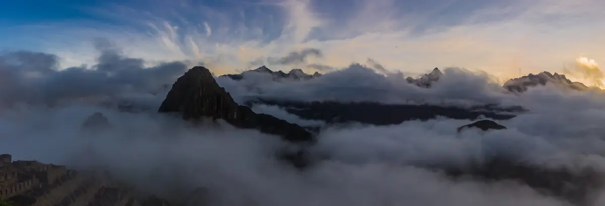 machu picchu nubes cielo los andes