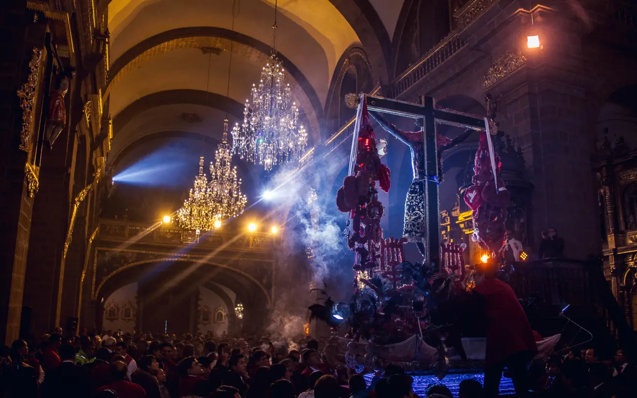 holy week in peru bluish reddish colors faith beliefs procession lord of earthquakes cusco