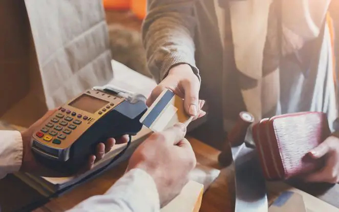 credit cards in peru exchange card payment store pos wallet customer cashier