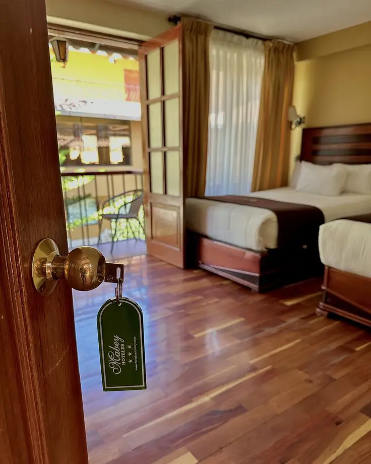 credit cards in peru room rental two beds room keys window balcony