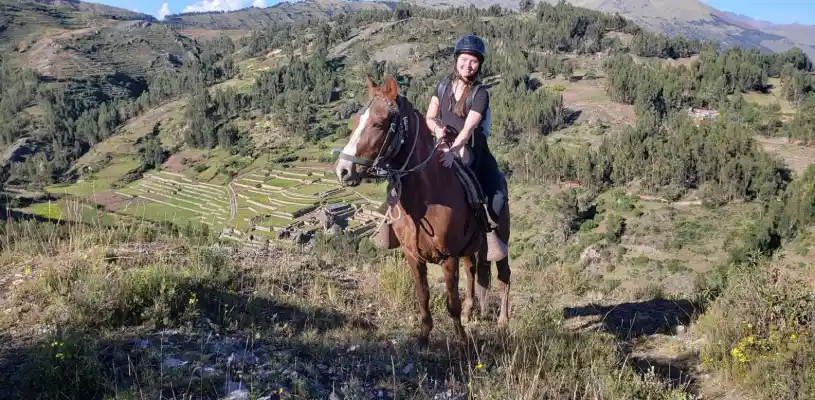 CONOCE SACSAYHUAMAN EN PASEO A CABALLO