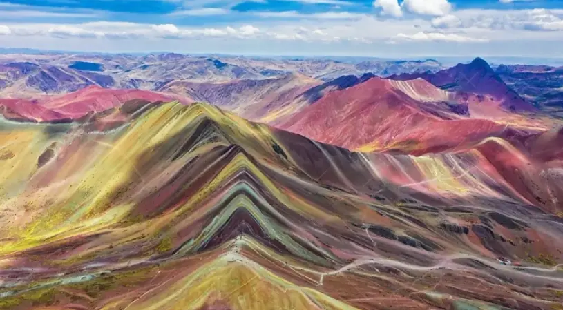 Vista aérea de Vinicunca, Cusco