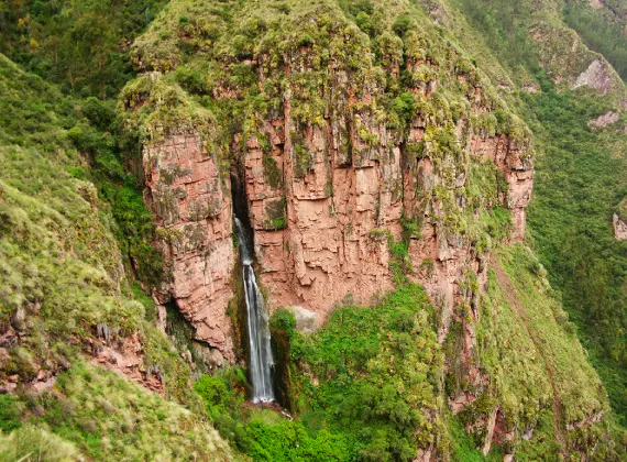 Full Day – Trek to the Waterfall & Inka Site of Perolniyoc