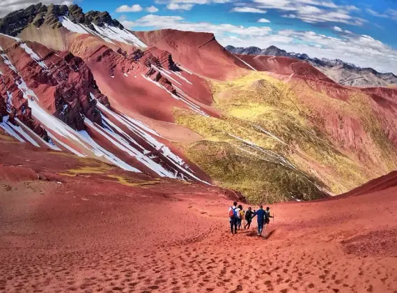 Full Day Rainbow Mountain and Red Valley – Private Service