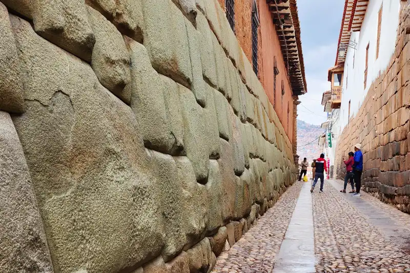 Cusco Walking Tour - Fly To Lima