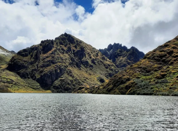 Caminata a las Tres Lagunas de Pisac (Kimsacocha, Azul Cocha y Puma Cocha)