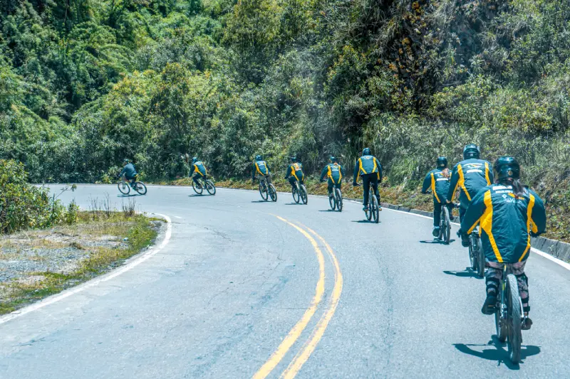 inkayni-peru-tours-ciclismo-03-dias-inca-jungle-trail-a-machu-picchu