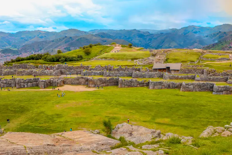 sitio-arqueologico-sacsayhuaman-cusco-city-tour