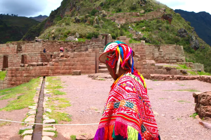 turismo-vivencial-la-comunidad-amaru-pisaq-cuzco-inkayni-peru-tours
